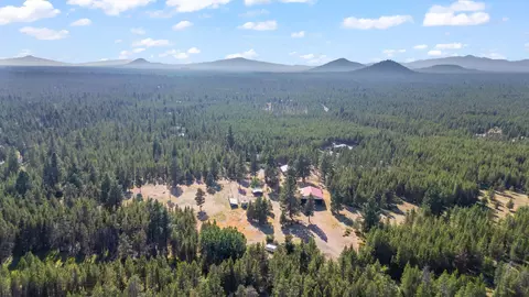 54880 Maple Dr, Bend, OR 97707 photo 9