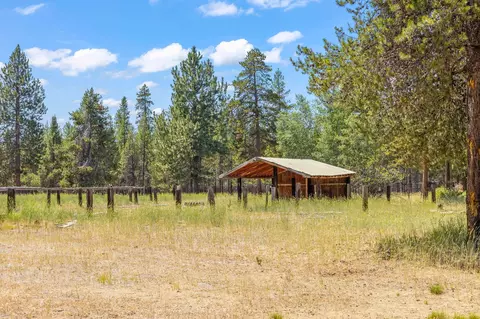 54880 Maple Dr, Bend, OR 97707 photo 16