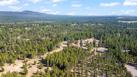 54880 Maple Dr, Bend, OR 97707 photo 4
