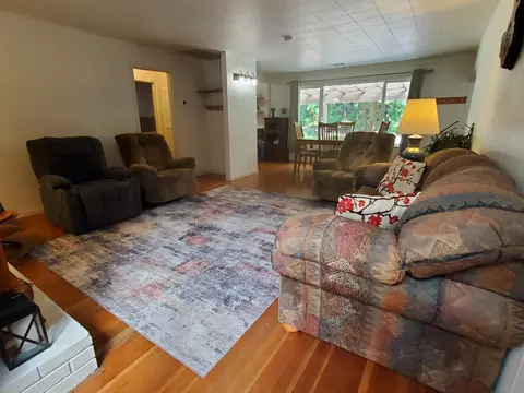 Living - 753 Albert Ave, Glendale, OR 97442 photo 2 of 2