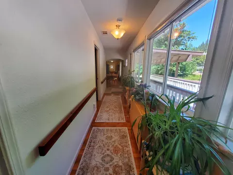 Entry Way - 753 Albert Ave, Glendale, OR 97442 photo 1 of 3