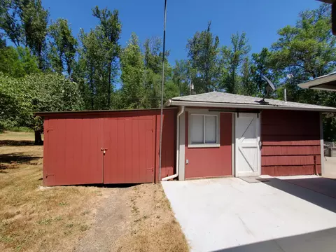 Exterior - 753 Albert Ave, Glendale, OR 97442 photo 12 of 21