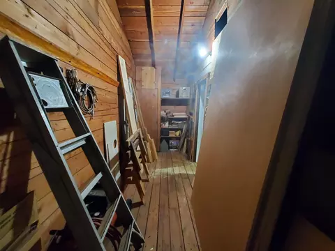 Entry Way - 753 Albert Ave, Glendale, OR 97442 photo 3 of 3