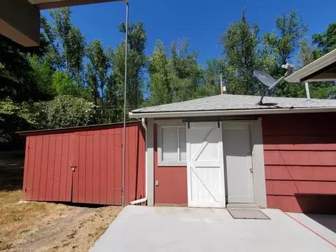 Exterior - 753 Albert Ave, Glendale, OR 97442 photo 16 of 21