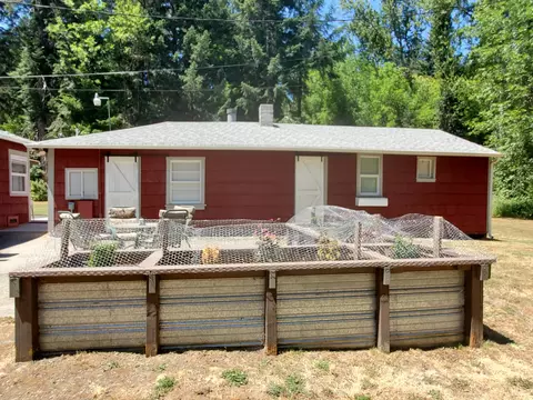 Exterior - 753 Albert Ave, Glendale, OR 97442 photo 4 of 21