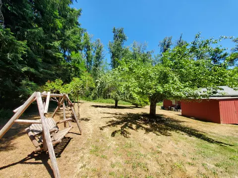 Exterior - 753 Albert Ave, Glendale, OR 97442 photo 13 of 21