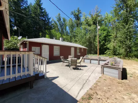 Exterior - 753 Albert Ave, Glendale, OR 97442 photo 17 of 21
