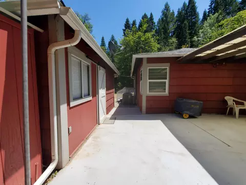 Exterior - 753 Albert Ave, Glendale, OR 97442 photo 11 of 21