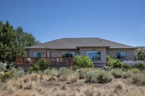 1061 Trail Creek Dr, Redmond, OR 97756