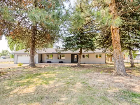 5419 Primrose Ln, Klamath Falls, OR 97601