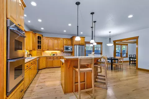 60829 Yellow Leaf St, Bend, OR 97702 photo 4