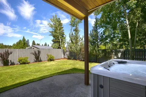 60829 Yellow Leaf St, Bend, OR 97702 photo 27