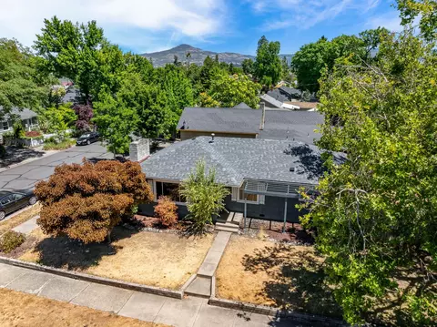 112 Rose Ave, Medford, OR 97501