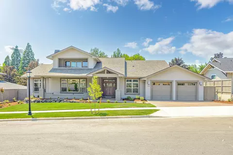 526 Autumn Hills Dr, Medford, OR 97504