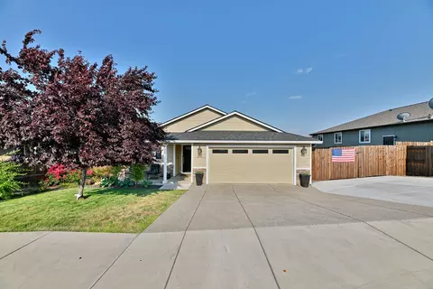 396 Sienna Hills Dr, Eagle Point, OR 97524
