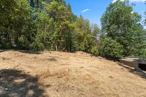 8359 Evans Creek Rd, Rogue River, OR 97537 photo 2