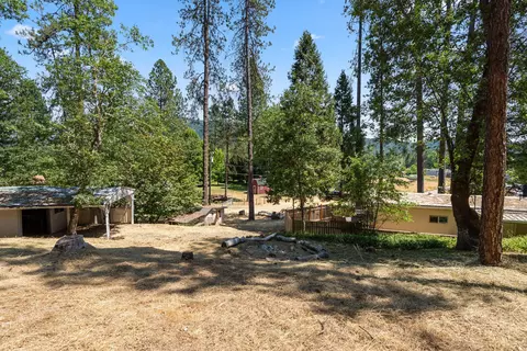 8359 Evans Creek Rd, Rogue River, OR 97537 photo 3