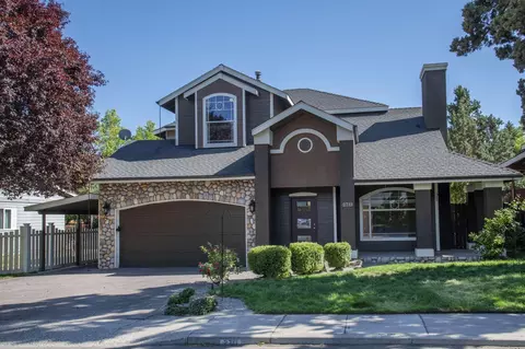 2711 NE Yellow Ribbon Dr, Bend, OR 97701