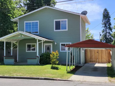 1011 SW I St, Grants Pass, OR 97526