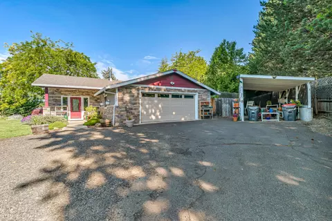 1457 Angelcrest Dr, Medford, OR 97504