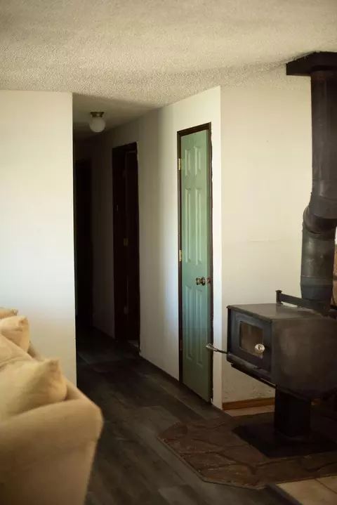 Entry Way - 3037 Clearbrook Pl, Malin, OR 97632 photo 1 of 2