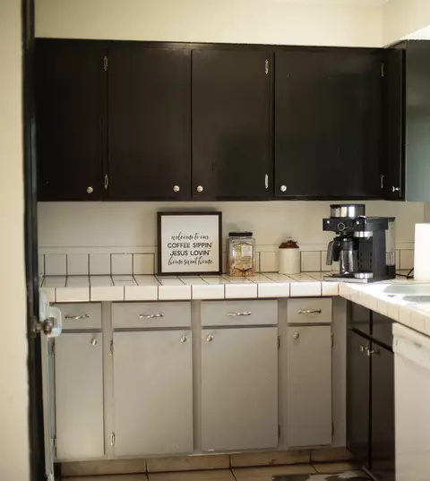Kitchen - 3037 Clearbrook Pl, Malin, OR 97632 photo 5 of 6