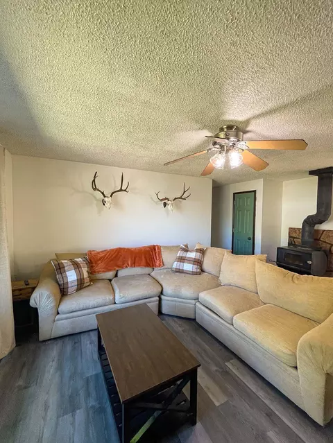 Living - 3037 Clearbrook Pl, Malin, OR 97632 photo 1 of 2