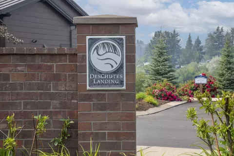 892 SW Theater Dr, Bend, OR 97702