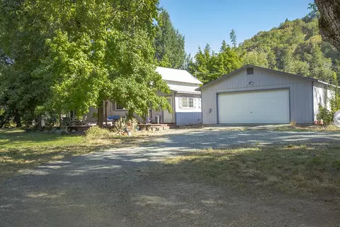 7342 New Hope Rd, Grants Pass, OR 97527