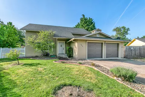 2430 Winslow Park Cir, Medford, OR 97504