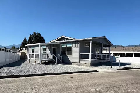 4601 S Pacific Hwy #57, Phoenix, OR 97535