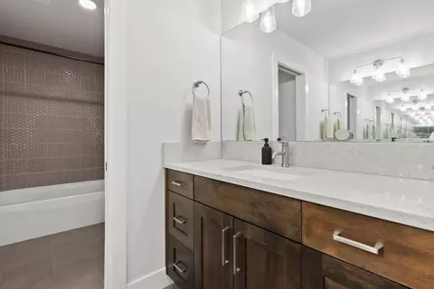 Bath - 60887 SW Headwaters Loop, Bend, OR 97702 photo 12 of 13