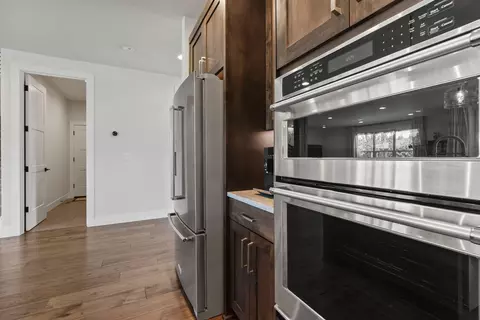 Kitchen - 60887 SW Headwaters Loop, Bend, OR 97702 photo 7 of 10