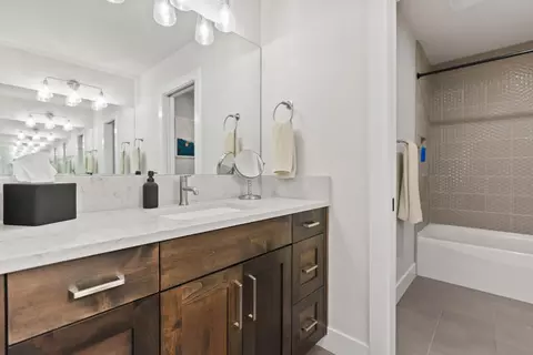 Bath - 60887 SW Headwaters Loop, Bend, OR 97702 photo 11 of 13