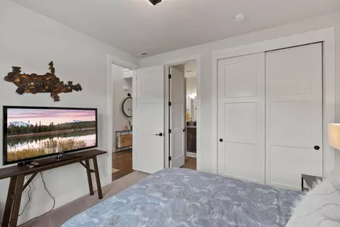 Bedroom - 60887 SW Headwaters Loop, Bend, OR 97702 photo 2 of 8
