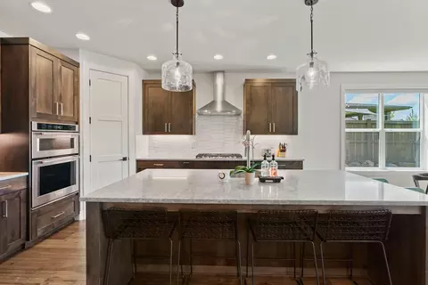 Kitchen - 60887 SW Headwaters Loop, Bend, OR 97702 photo 9 of 10
