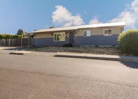 1990 Grant St, North Bend, OR 97459