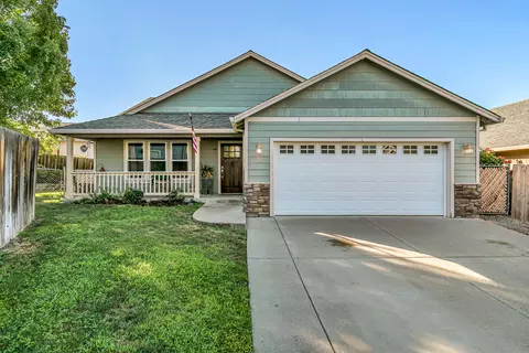 23 Meadowfield Cir, Eagle Point, OR 97524 photo 1
