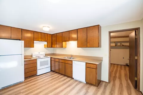 Kitchen - 501 SE Wilson Ave, Bend, OR 97702 photo 3 of 3