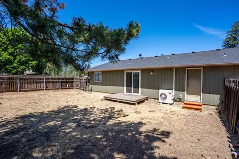 Exterior - 501 SE Wilson Ave, Bend, OR 97702 photo 6 of 9