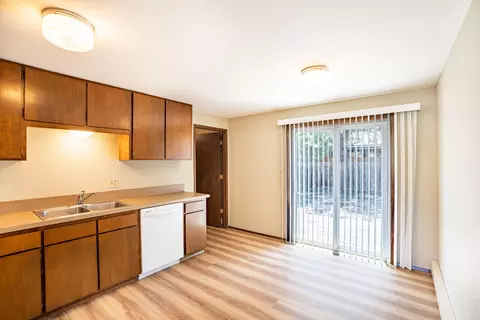 Kitchen - 501 SE Wilson Ave, Bend, OR 97702 photo 2 of 3