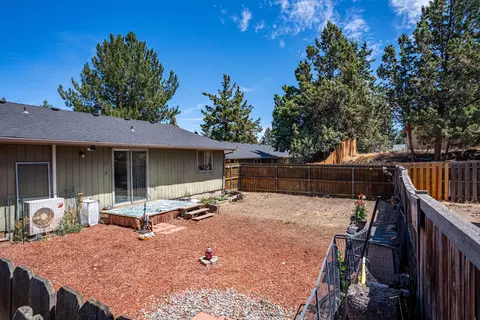 Exterior - 501 SE Wilson Ave, Bend, OR 97702 photo 7 of 9