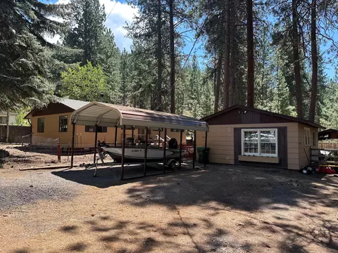 Exterior - 422 Elm St, Chiloquin, OR 97624 photo 2 of 13