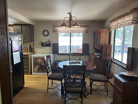 Dining - 422 Elm St, Chiloquin, OR 97624 photo 1 of 1