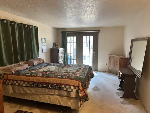 Bedroom - 422 Elm St, Chiloquin, OR 97624 photo 2 of 2