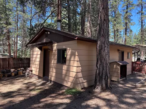 Exterior - 422 Elm St, Chiloquin, OR 97624 photo 9 of 13