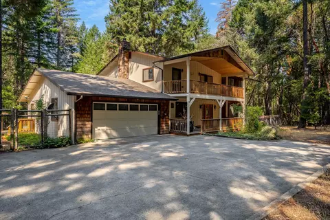 510 Thornbrook Dr, Merlin, OR 97532