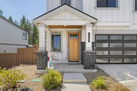 3263 NW Jesse Pl, Bend, OR 97703 photo 3