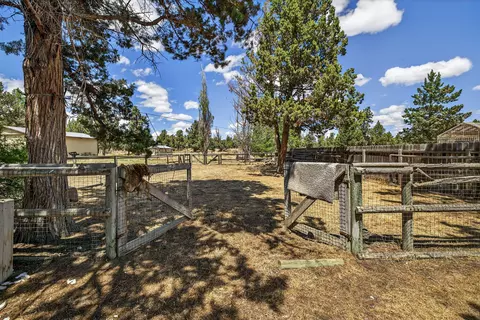 22818 Mcgrath Rd, Bend, OR 97701 photo 33