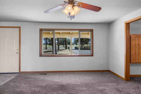 22818 Mcgrath Rd, Bend, OR 97701 photo 10